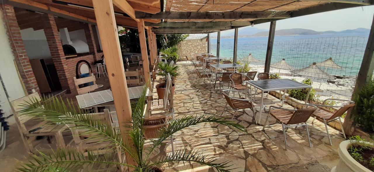 Rock Star-Pllakat Acomodação com café da manhã Sarandë Exterior foto